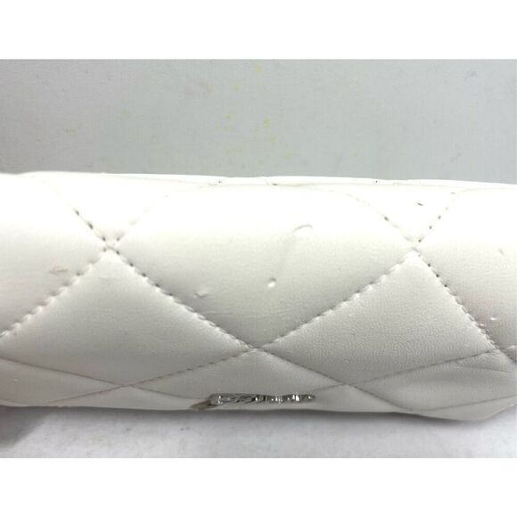 Vintage GUESS White Quilted Faux Leather Flap Wristlet Wallet - Picture 3 of 7